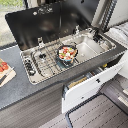 vantourer-campervan-540d-4-zonen-kueche-detail-offen-mj-2026
