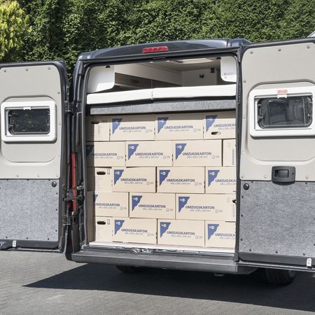 vantourer-campervan-630l-beladung-mit-umzugskartons-mj-2026